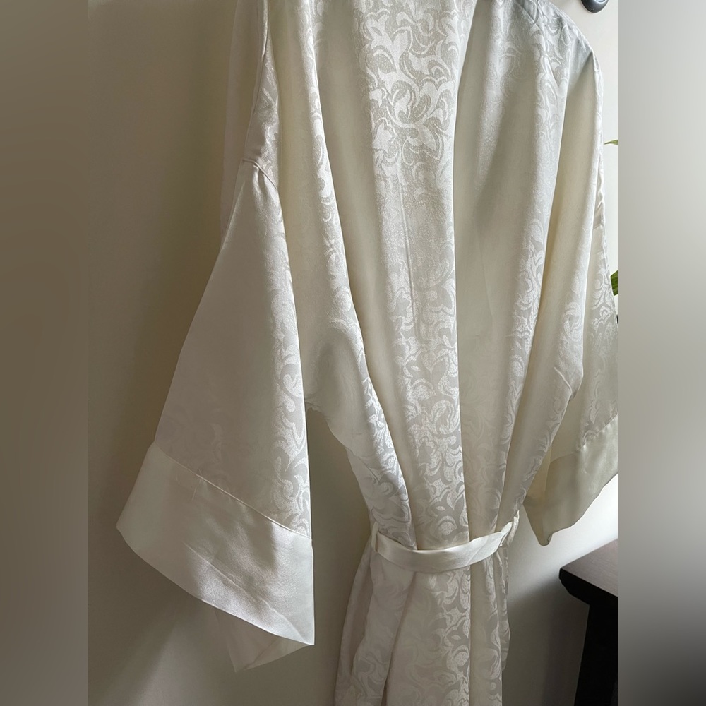 Vintage Victoria Secret Robe - Picture 4 of 5